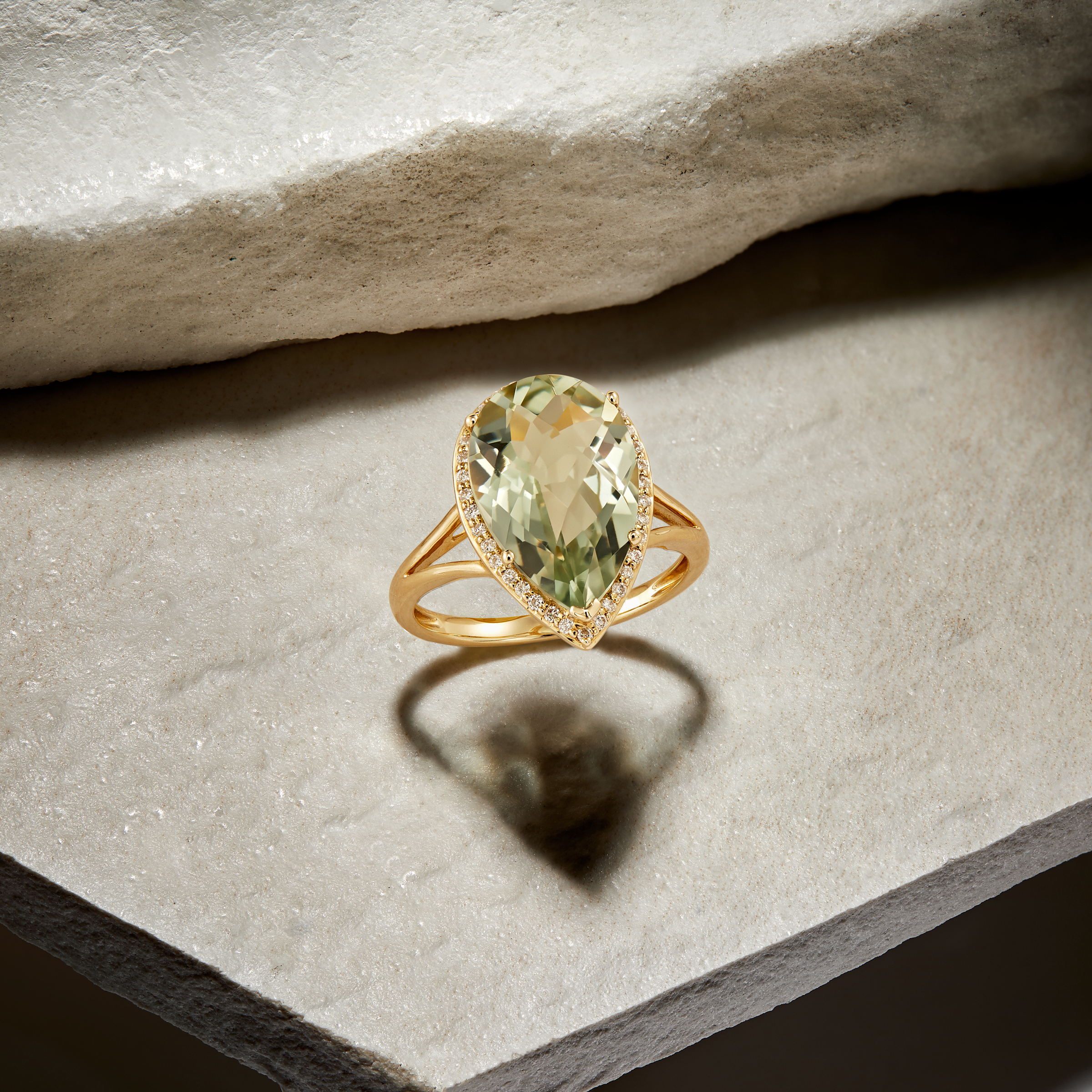 WELRY Pre-owned Natural Pear-cut Green Amethyst & 1/6 Cttw Diamond Ring In 10k Yellow Gold